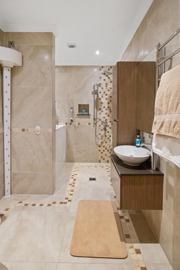 The Lodge - Studio Apartment'S Castel Exterior foto
